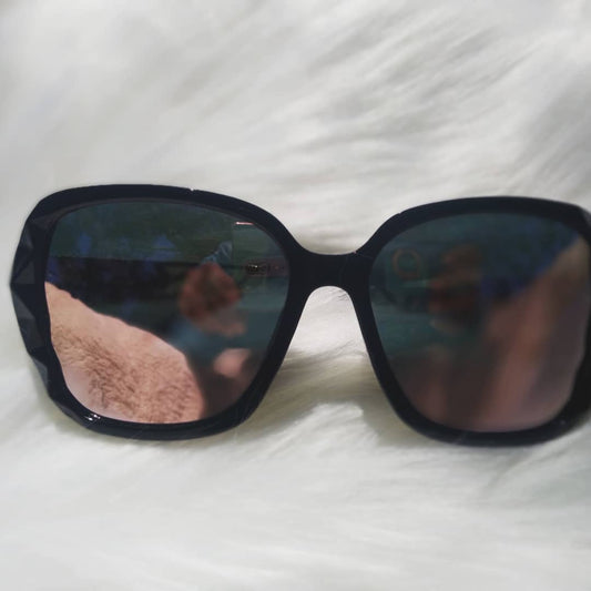 Black with pink lens oversized sunglasses